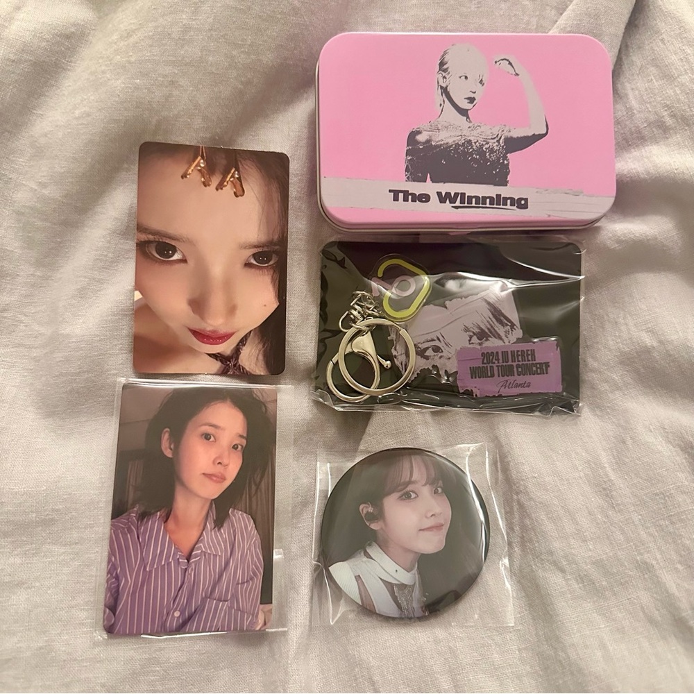 IU Hereh World Tour at Atlanta gift